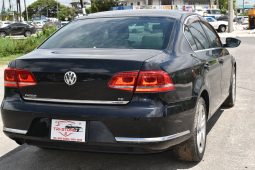 
										Volkswagen Passat full									