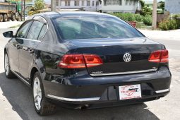 
										Volkswagen Passat full									