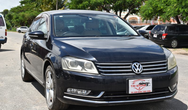 
								Volkswagen Passat full									