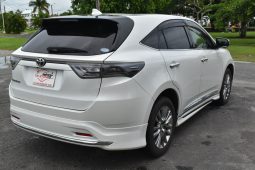 
										Toyota Harrier full									