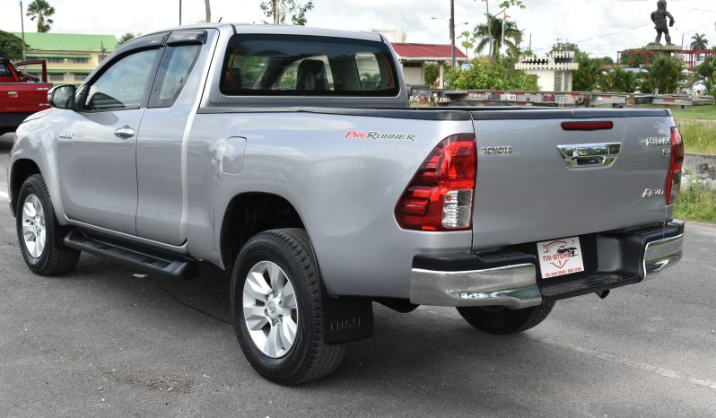 
								Toyota Hilux Revo full									