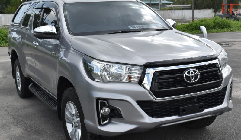 
								Toyota Hilux Revo full									