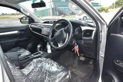 
										Toyota Hilux Revo full									