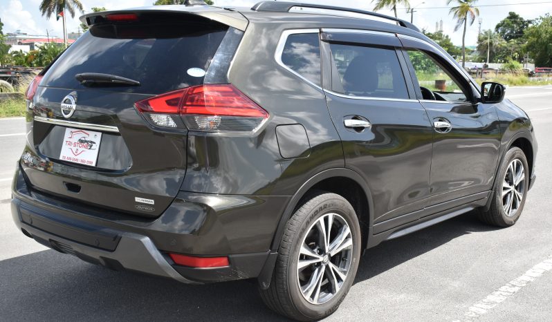 
								Nissan X-Trail full									